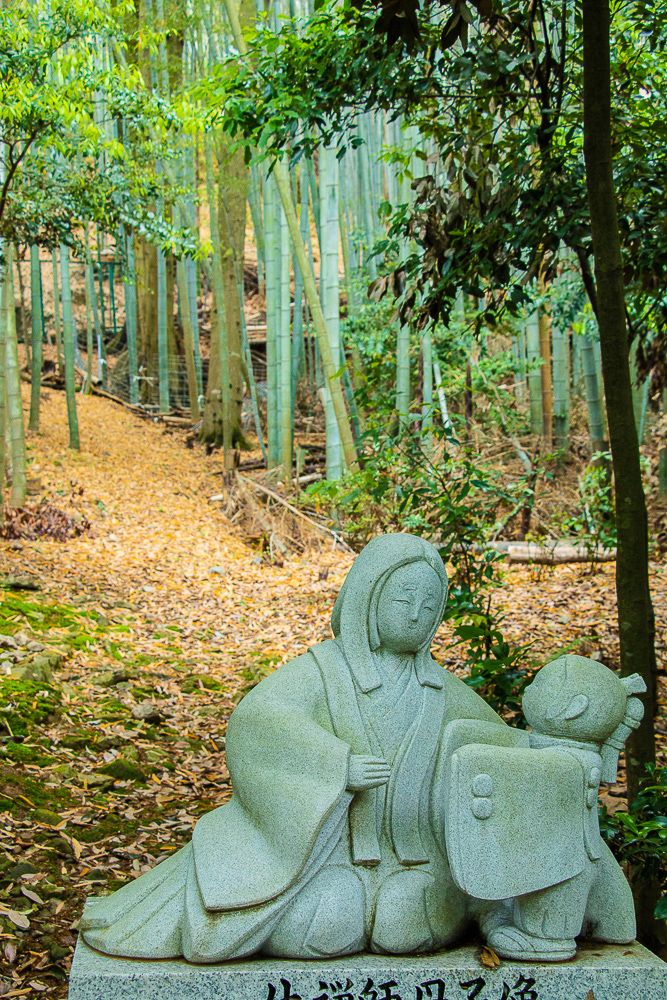 一休母子雕像
