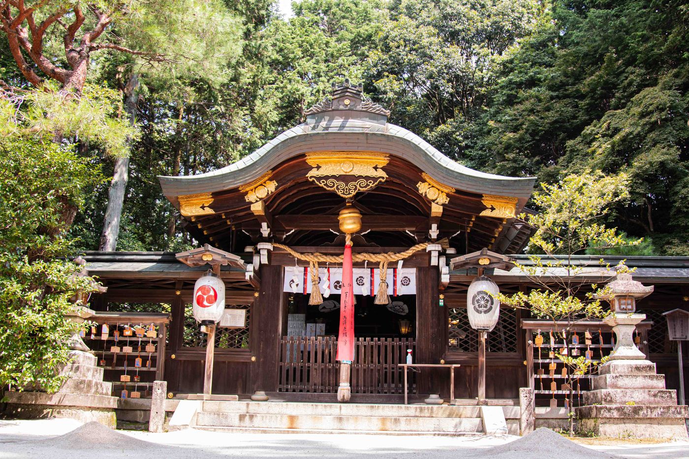 祭祀素盞嗚命、稲田姫命、八王子命