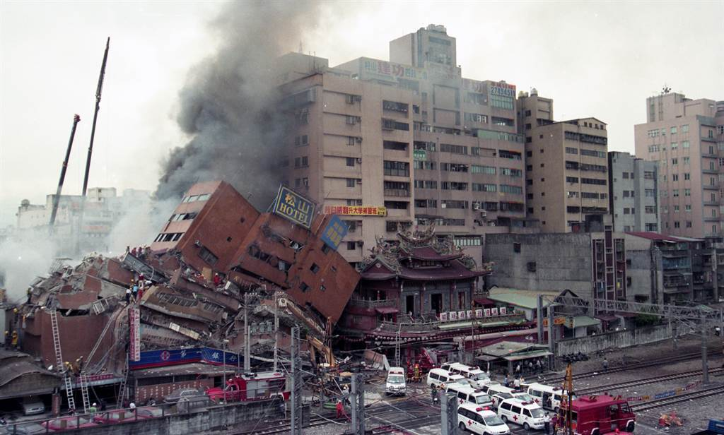 1999年9月21日東星大樓倒塌（圖片來源：中時電子報）
