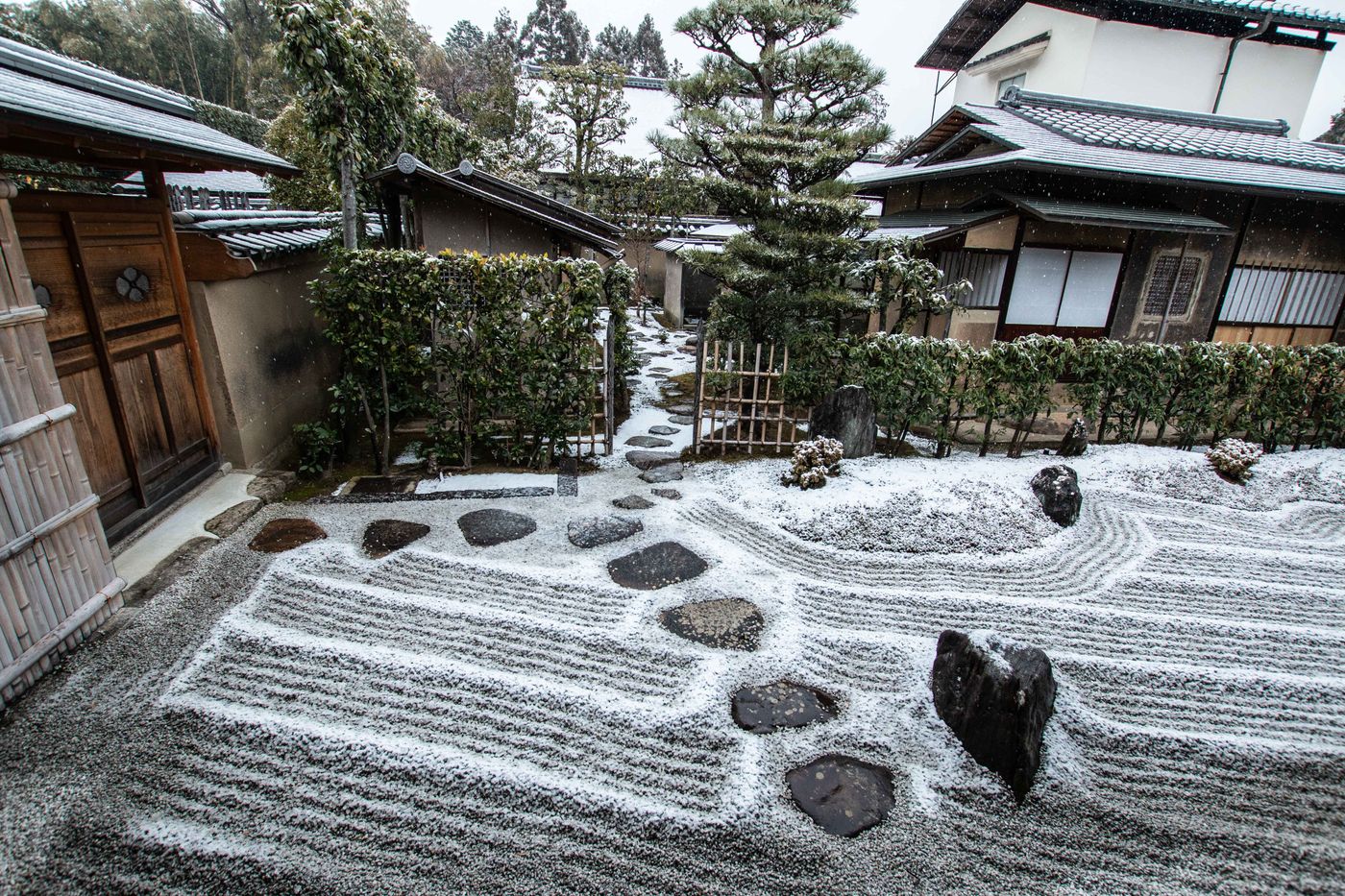 「餘慶庵」