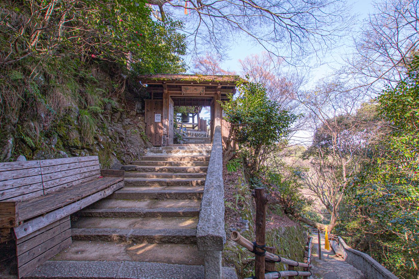 山中古寺