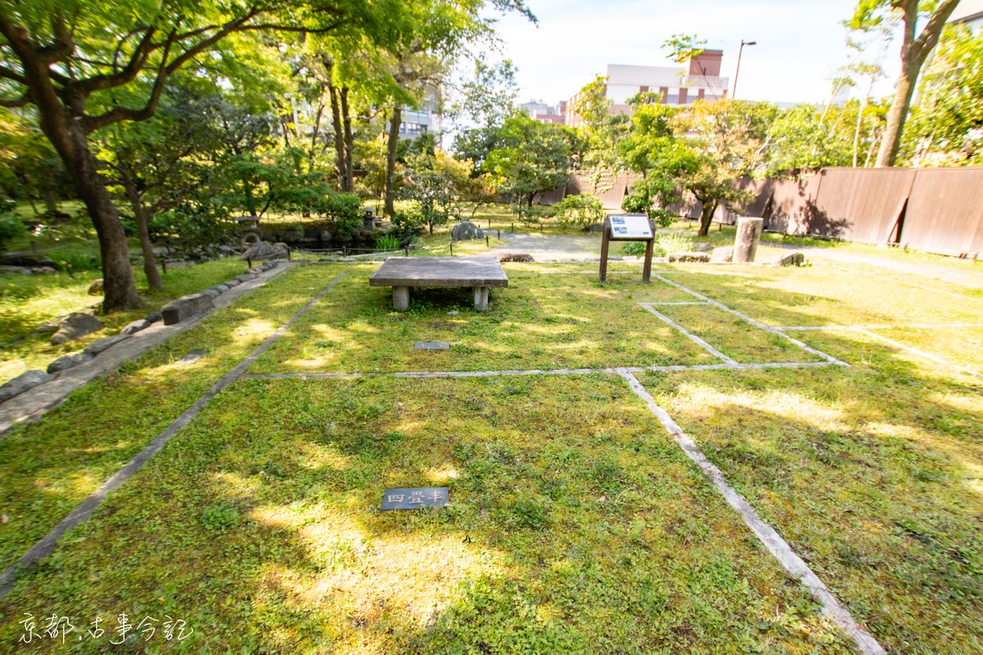 遺跡直接嵌在地上的標示也很好玩,玩跳房子的實境還原感