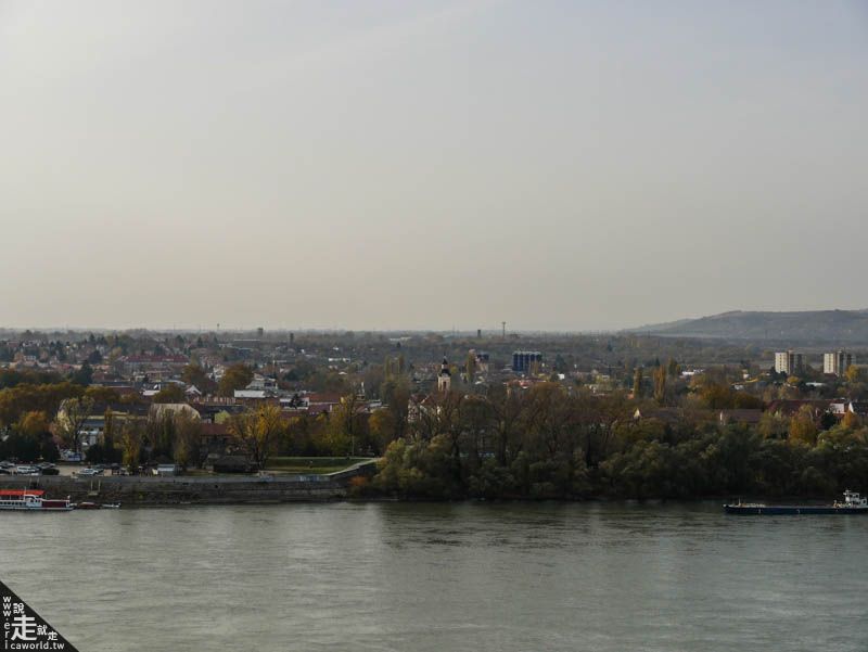 匈牙利 與 斯洛伐克 只有一河之隔的厄斯特貢(Esztergom)